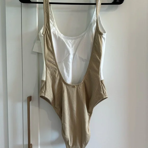 Derek lam - Picture 3 of 3